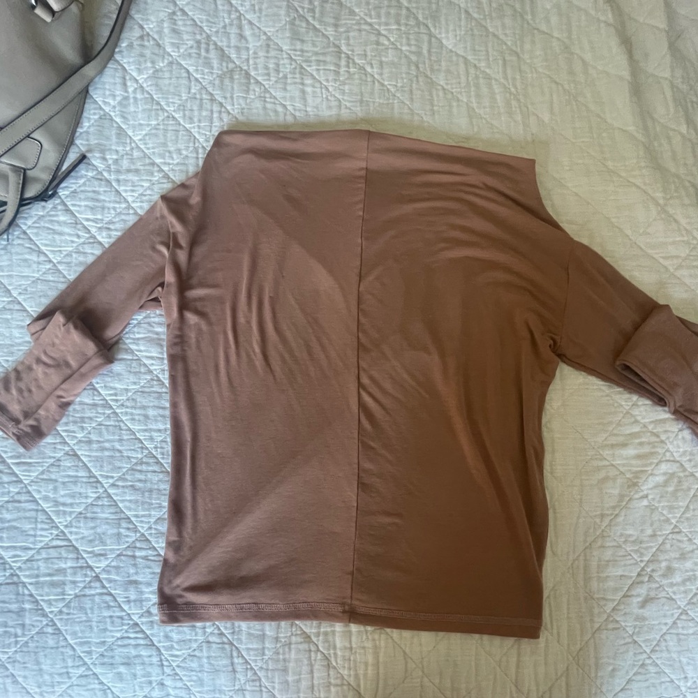 Off shoulder fitted long sleeve top